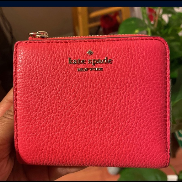 Kate Spade Wallet - Picture 1 of 4